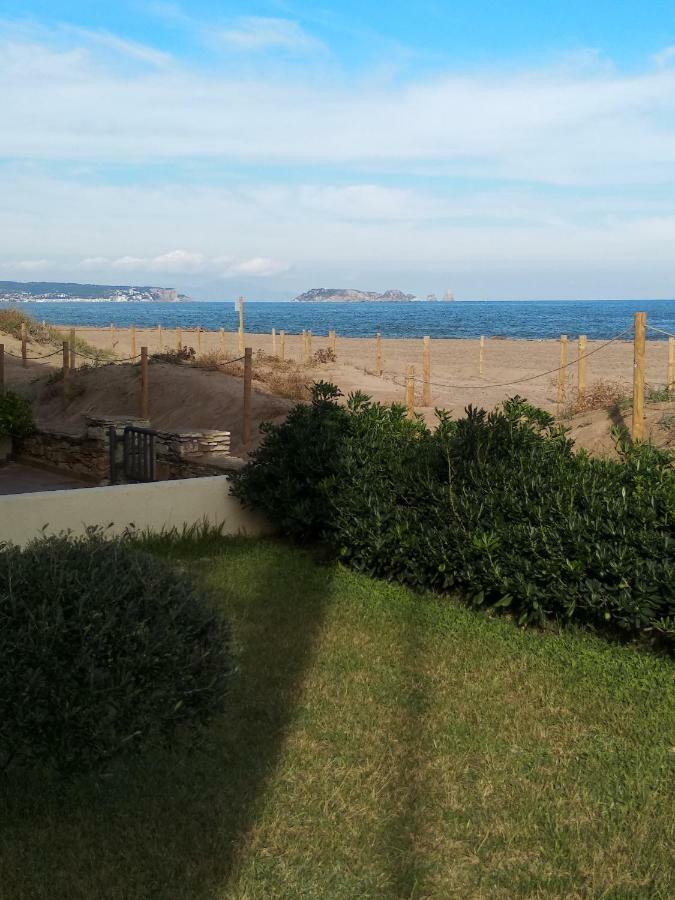 Sea Front Apartment In Platja Pals With Terrace And Parking Luaran gambar