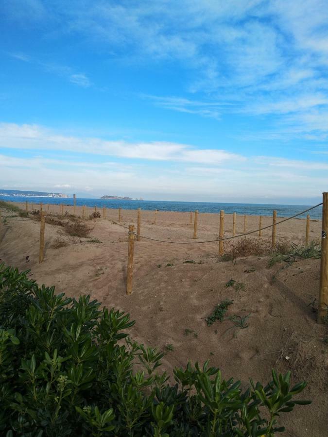 Sea Front Apartment In Platja Pals With Terrace And Parking Luaran gambar